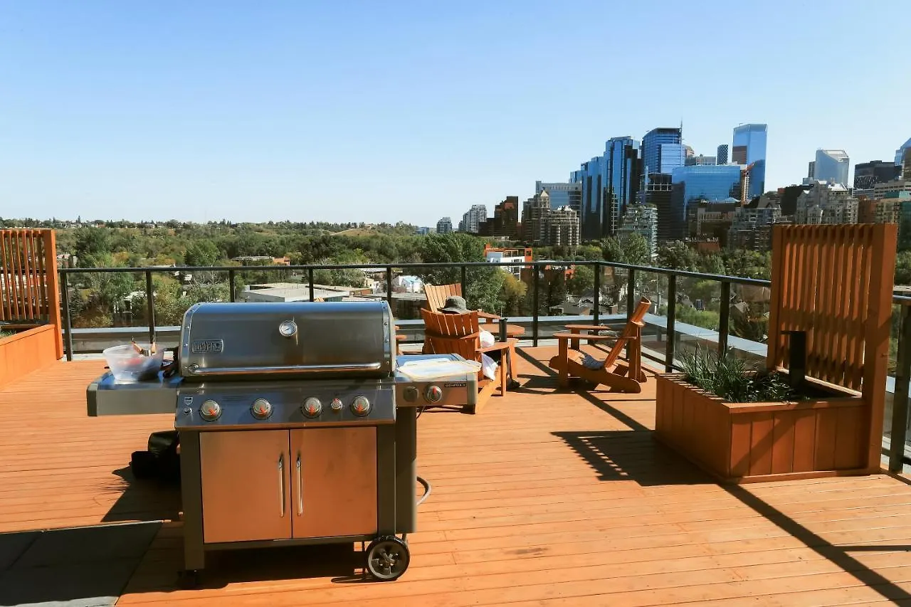 Vibrant & Modern Loft-Style Walkout Near Lrt Apartment Calgary Canada